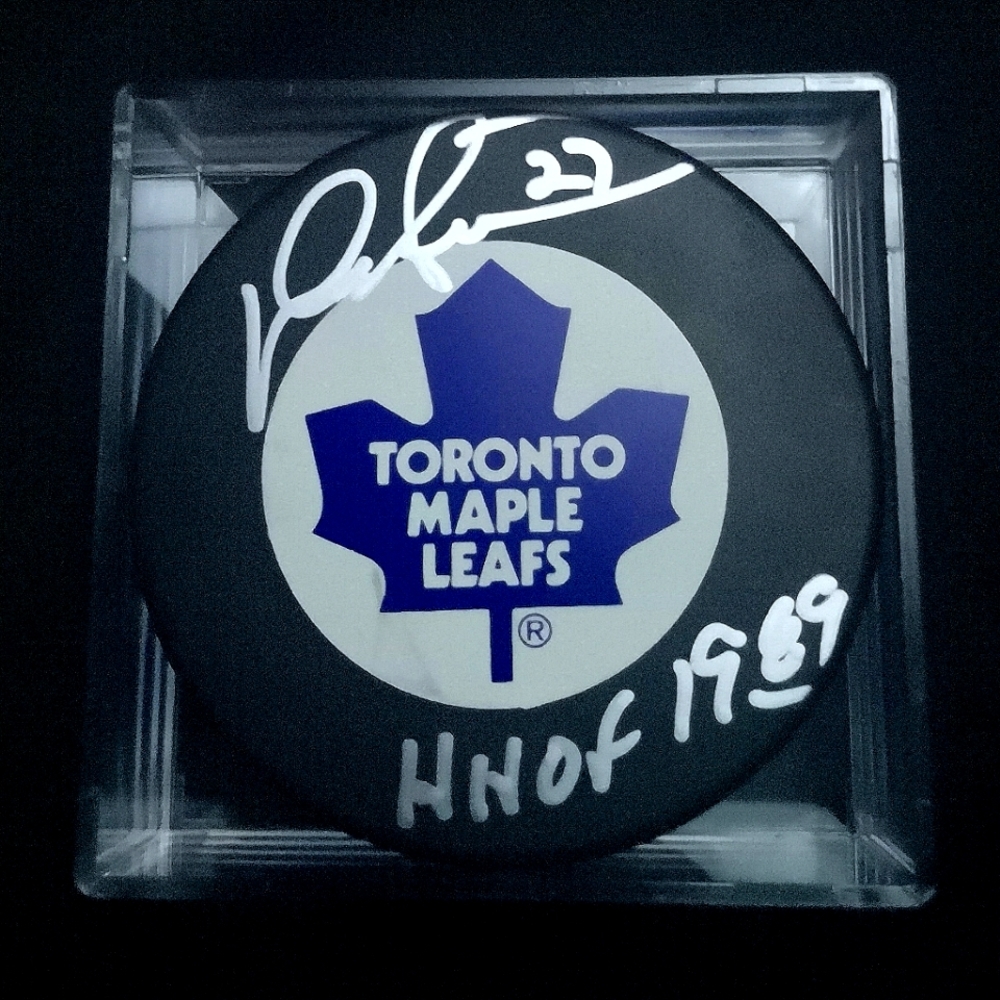 Darryl Sittler signed puck